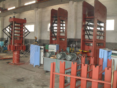 发泡硫化机车间